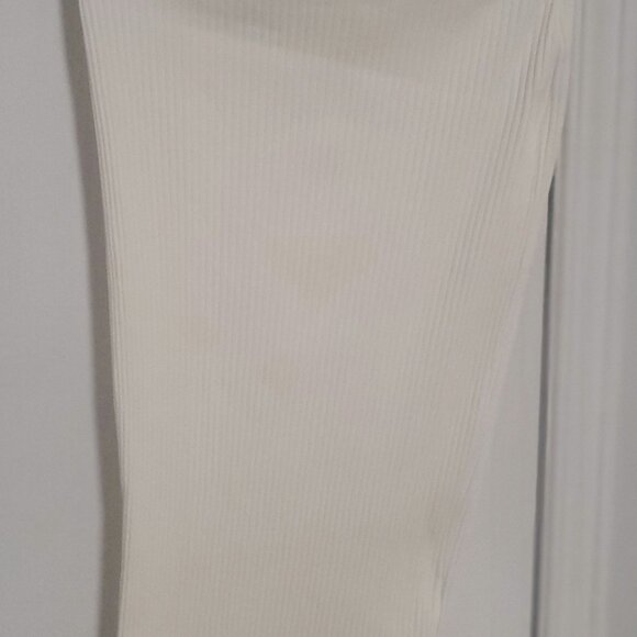 Ribbed midi skirt - Picture 4 of 5